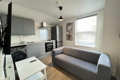 2 bedroom house share to rent, William Road