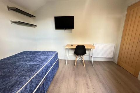 2 bedroom house share to rent, William Road
