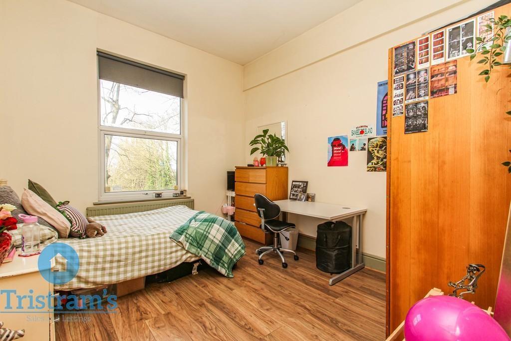 Waterloo-road-ng7-4au-1021040