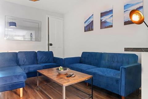2 bedroom house share to rent, Russell Road