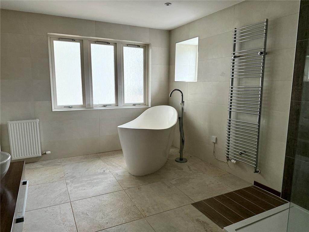 En-Suite Bathroom