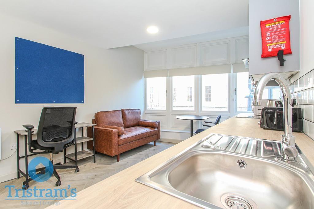 Victoria-street-de1-1es-1021493