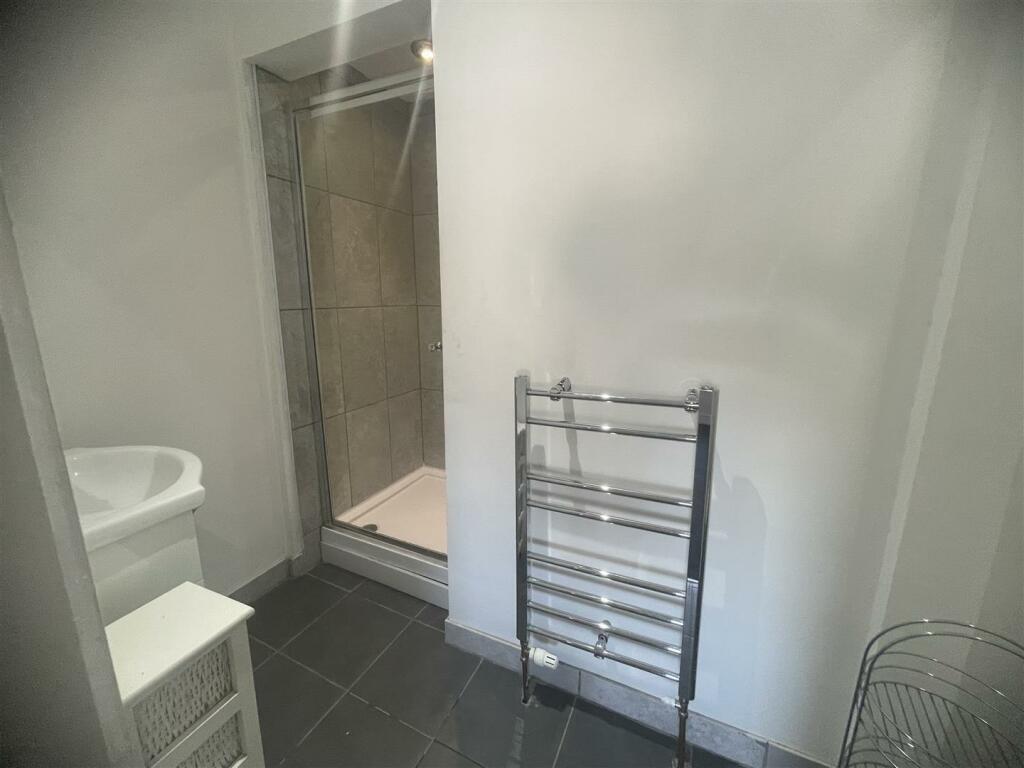 Gedling-grove-ng7-4du-1021538