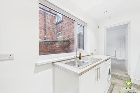 3 bedroom terraced house to rent, Wistaston Road, Crewe CW2