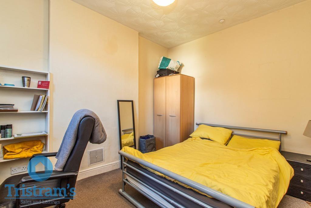 Willoughby-avenue-ng7-2ep-1021702