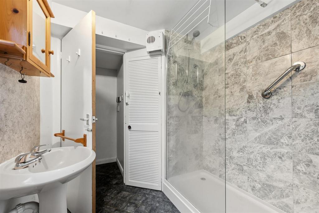 Shower.jpg