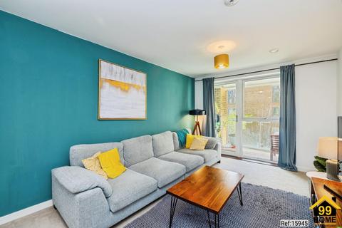3 bedroom apartment for sale, Farlow House, London, SW9