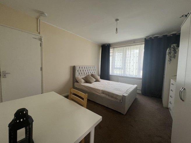 Watling-gardens-nw2-3ue-1021899