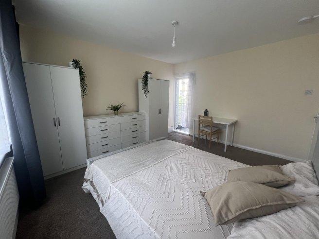 Watling-gardens-nw2-3ue-1021900
