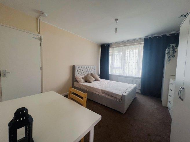 Watling-gardens-nw2-3ue-1021903
