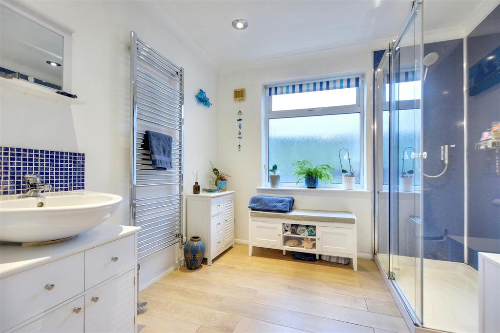 Shower Room 1.jpeg