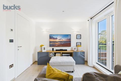 2 bedroom flat for sale, Four Ashes Road, Cryers Hill, High Wycombe, HP15 6DY