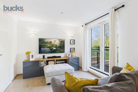2 bedroom flat for sale, Four Ashes Road, Cryers Hill, High Wycombe, HP15 6DY