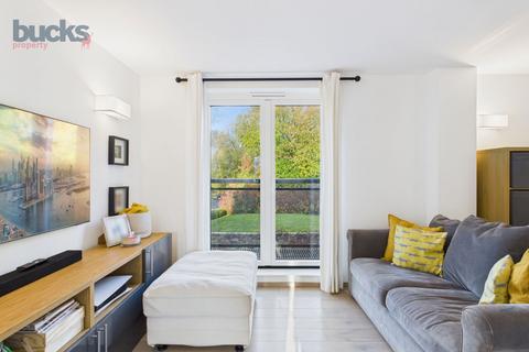 2 bedroom flat for sale, Four Ashes Road, Cryers Hill, High Wycombe, HP15 6DY