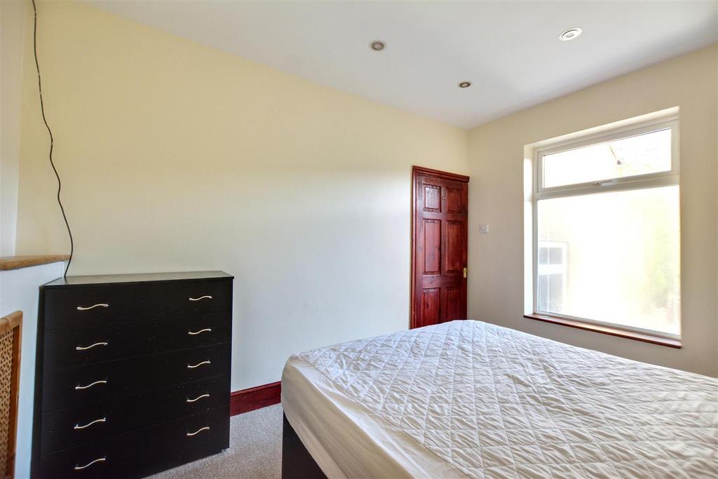 Bedroom 2 2.jpeg