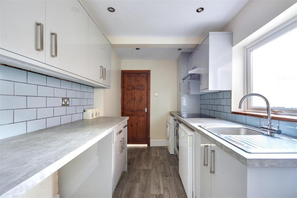 Kitchen 1.jpeg