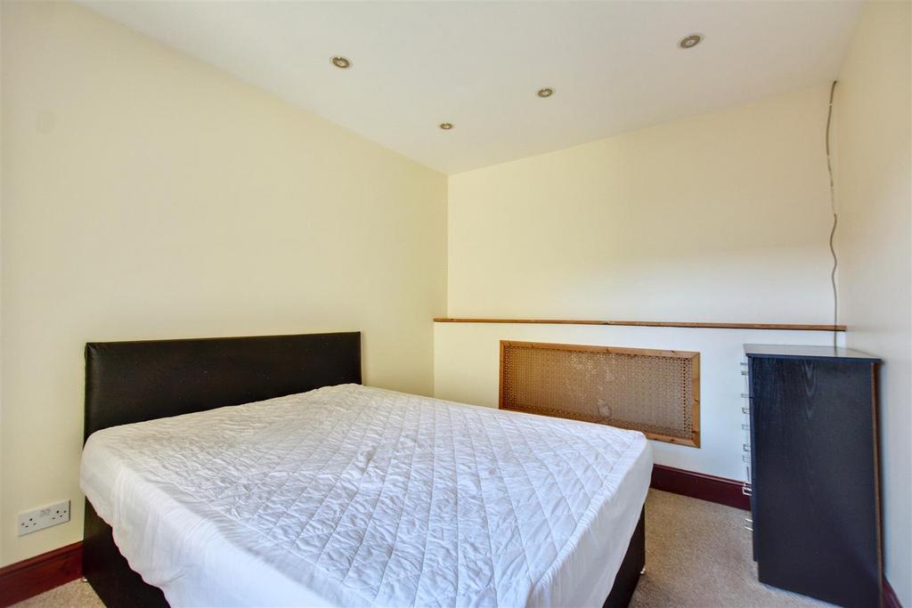 Bedroom 2 1.jpeg