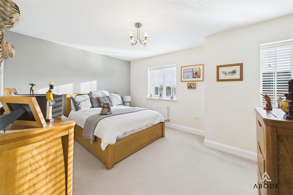 CAM01882 G0-PR0235-STILL019.jpg