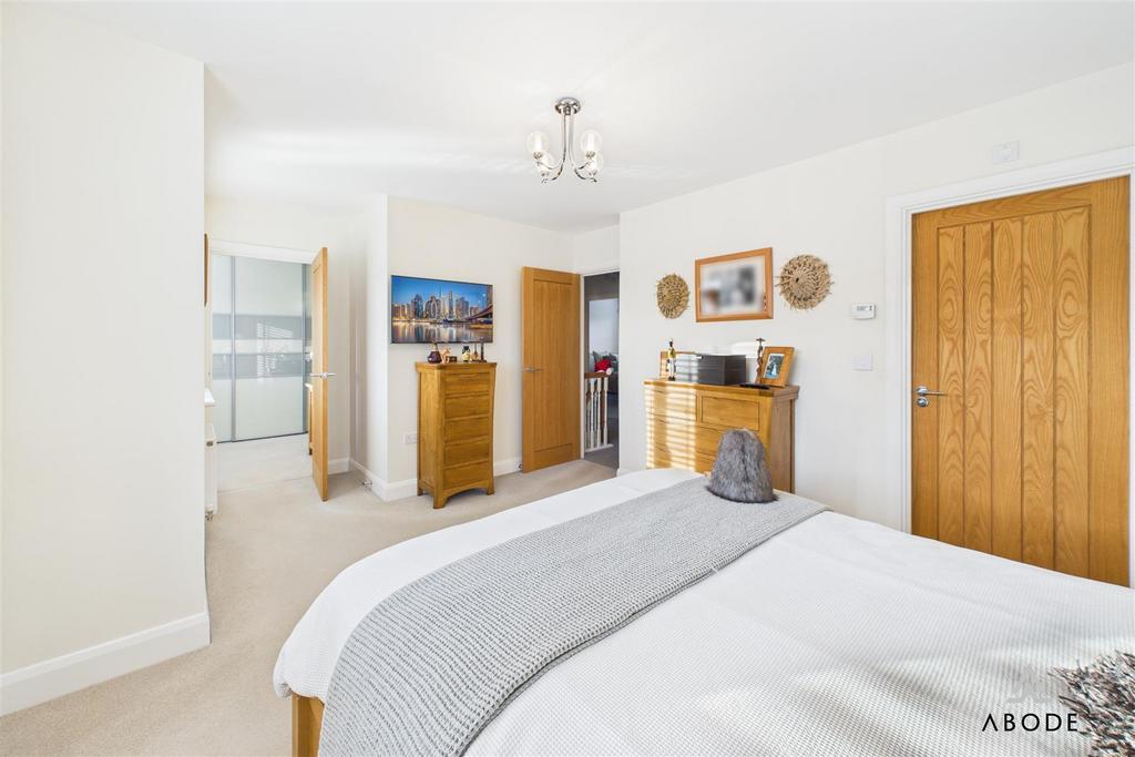 CAM01882 G0-PR0235-STILL021.jpg