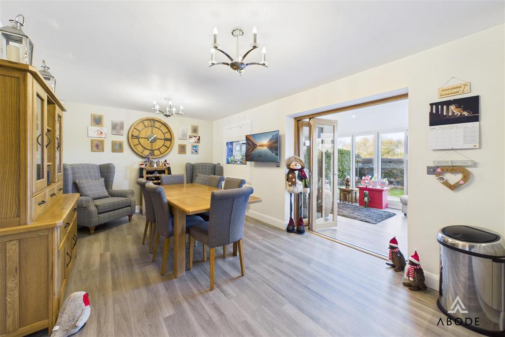 CAM01882 G0-PR0235-STILL009.jpg