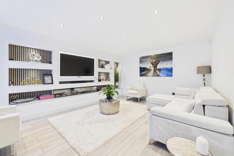 4 bedroom detached house for sale, Lumbertubs Lane, Northampton, NN3 6AH