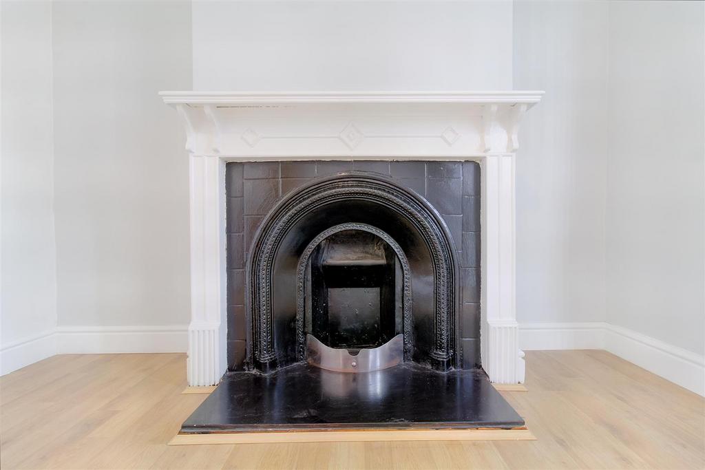 3 Fireplace.jpg