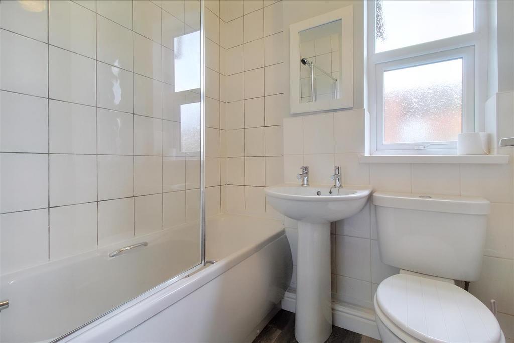 13 Bathroom.jpg