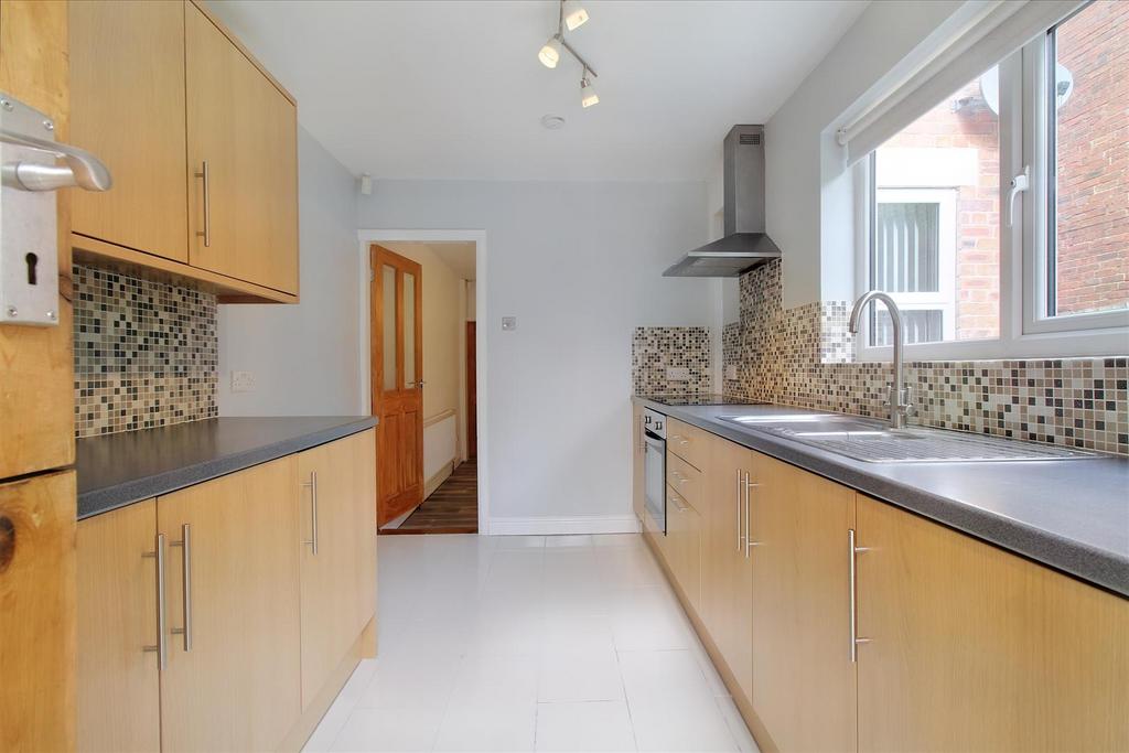 7 Kitchen.jpg