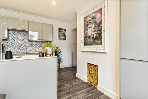 2 bedroom flat for sale, Pavilion Road, Worthing