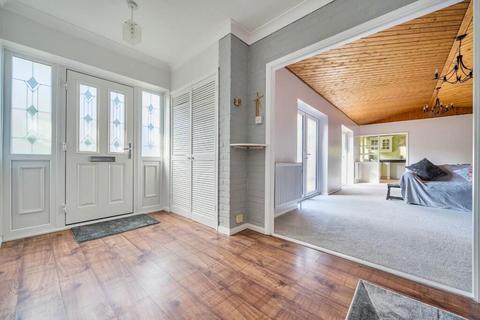2 bedroom bungalow for sale, Havant Road, Hayling Island, Hampshire, PO11 0LF