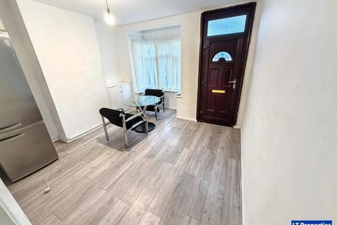 undefined, Luton LU1