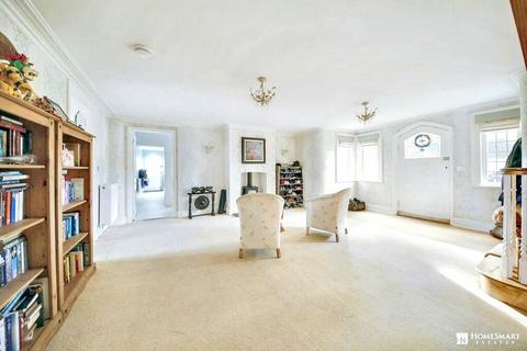 4 bedroom semi-detached house for sale, Castle Road, Halton, Runcorn, Cheshire, WA7 2BE