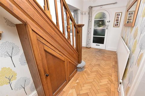 4 bedroom semi-detached house for sale, Cumberland Avenue, Grimsby DN32
