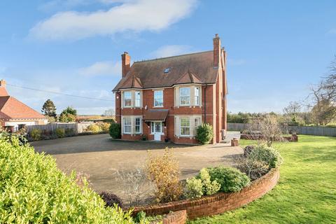 5 bedroom detached house for sale, Romsey Road, Whiteparish, Salisbury, SP5
