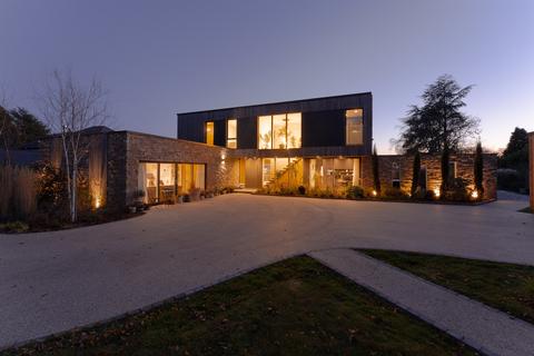 5 bedroom detached house for sale, Broadstone