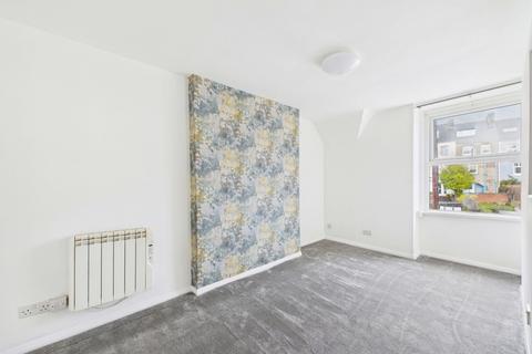 2 bedroom apartment to rent, Wellington Court, Waterloo Road, Torquay