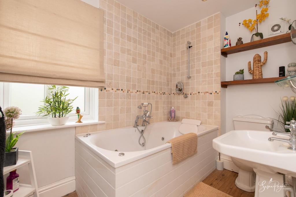 Primary En-Suite