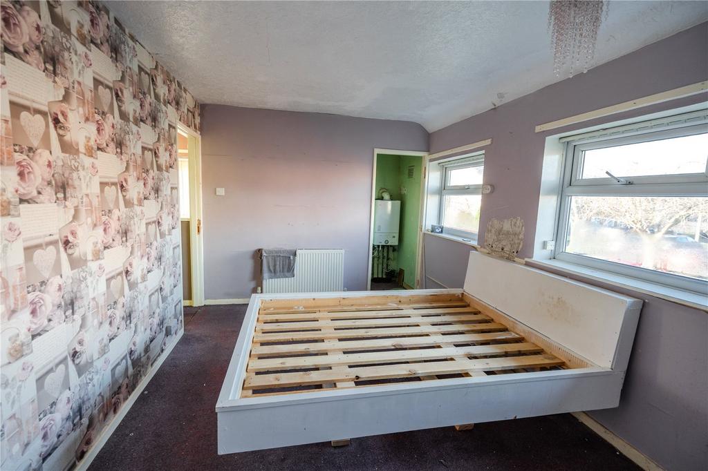 Bedroom 1 (2)