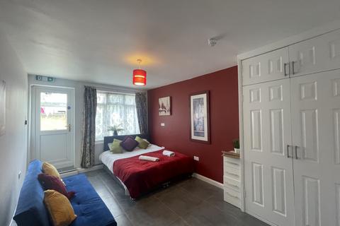 undefined, Fernbank Avenue, Wembley, HA0
