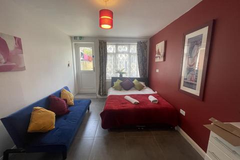 undefined, Fernbank Avenue, Wembley, HA0