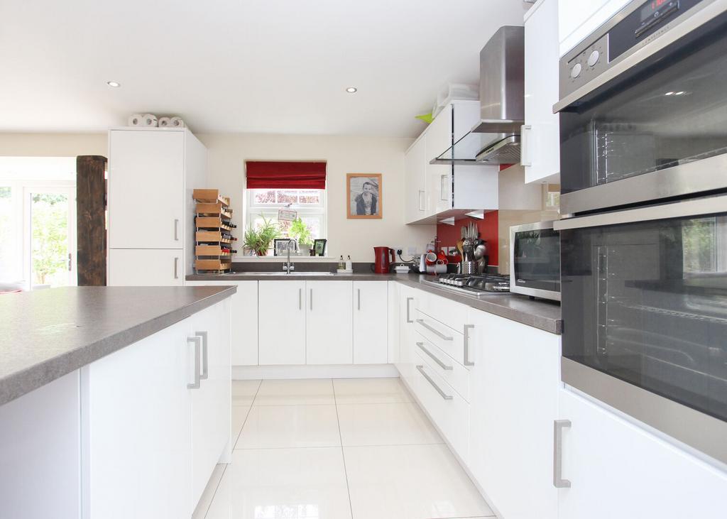 8357 D628-7253-4 F96-A14 D-80 D3 FCB698 C5.jpg