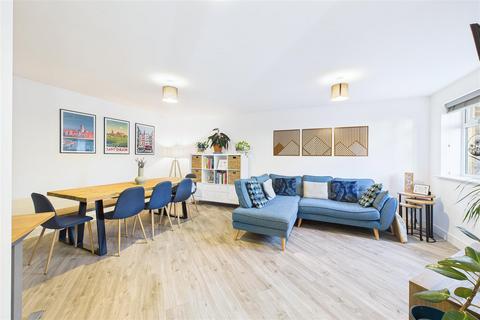 undefined, Fantastic detached house close to Clevedon Town Centre