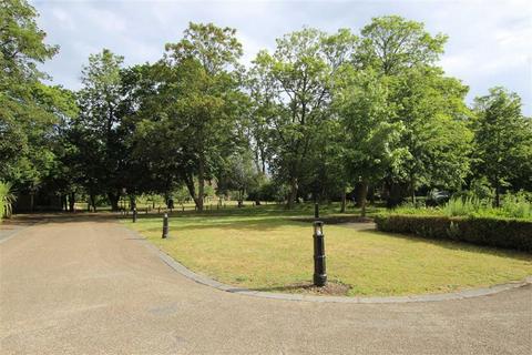 undefined, Langdon Park, Teddington TW11