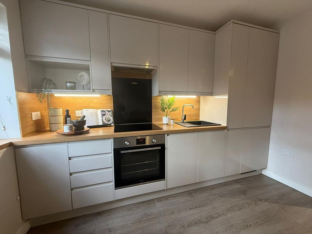 Apartment in Southampton, Western Docks, Freemantle - View 3