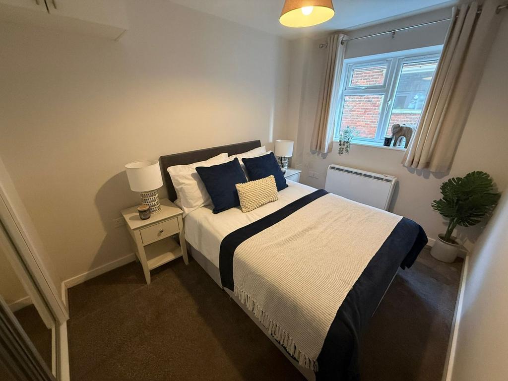 Apartment in Southampton, Western Docks, Freemantle - View 5