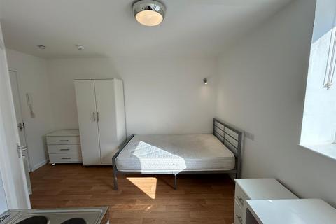 undefined, BOURNEMOUTH STUDIOS, BILLS INCLUDED