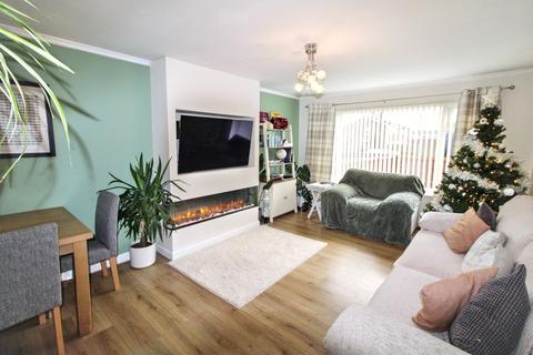 2 bedroom flat for sale, Ashburn Road, Hadrian Park, Wallsend, Tyne and Wear, NE28 9UW