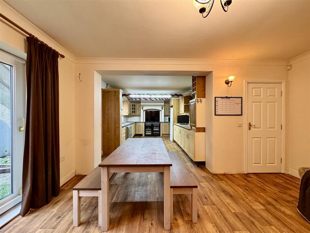Dining kitchen