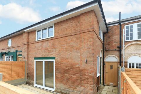 1 bedroom coach house to rent, Coach House Mews, Rear Of 44 High Street