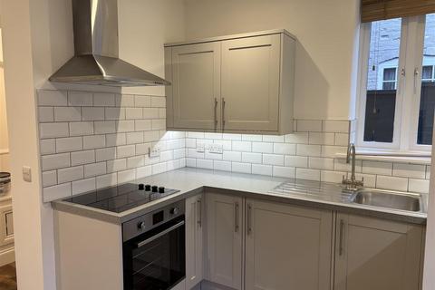 1 bedroom coach house to rent, Coach House Mews, Rear Of 44 High Street